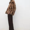 Kunstfellmantel mit Leopardenmuster