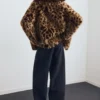 Kunstfellmantel mit Leopardenmuster