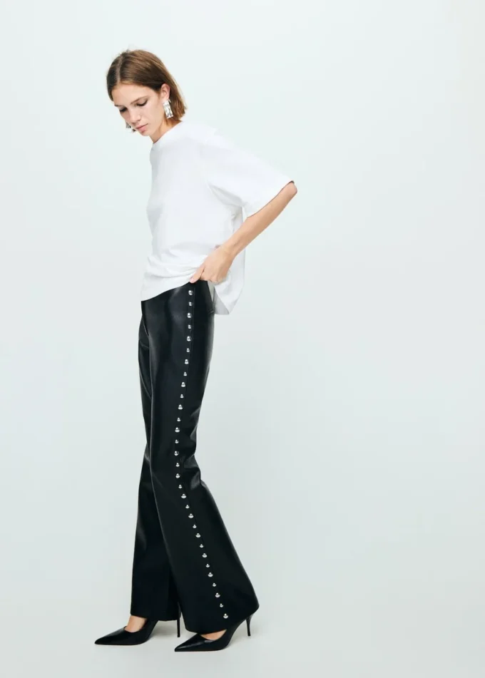 Kunstlederhose mit Nieten