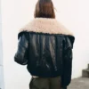 Kunstlederjacke mit Lammfellkragen Kunstlederjacke mit Lammfellkragen