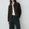Kurze Jacke aus 100 % Leder Kurze Jacke aus 100 % Leder