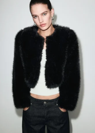 Kurze Jacke aus Kunstfell Kurze Jacke aus Kunstfell