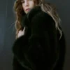 Kurze Jacke aus Kunstfell