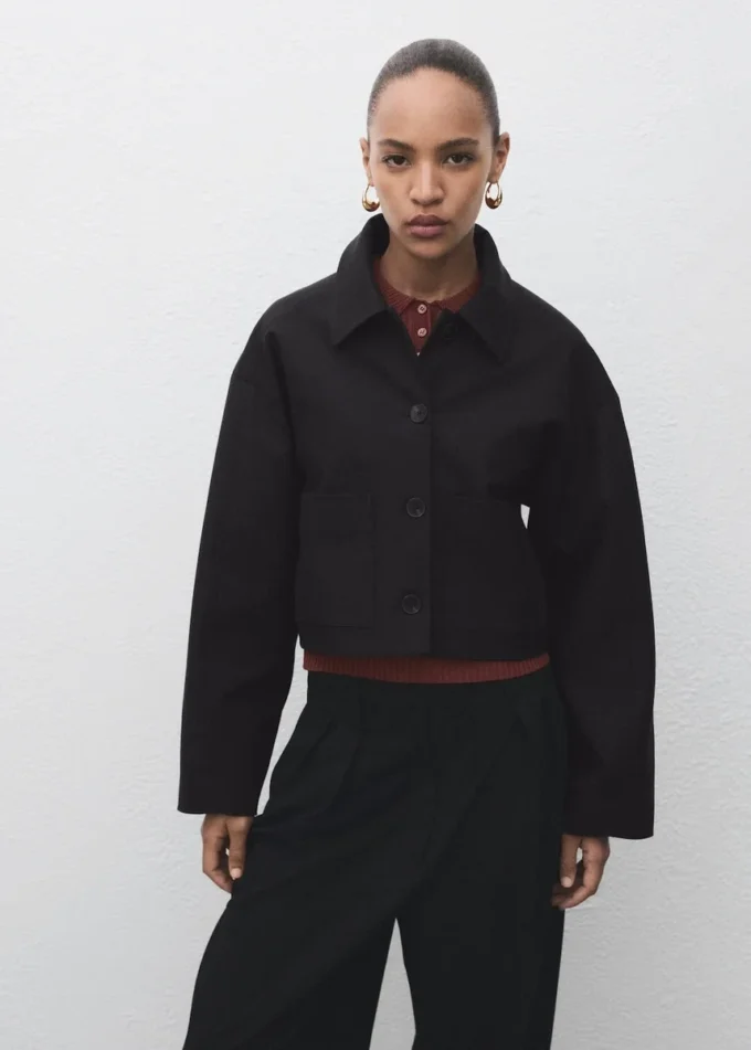 Kurze Jacke mit Taschen Kurze Jacke mit Taschen