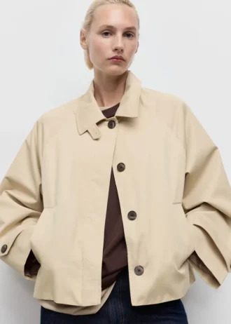 Kurzer Oversize-Trenchcoat mit Schulterklappen