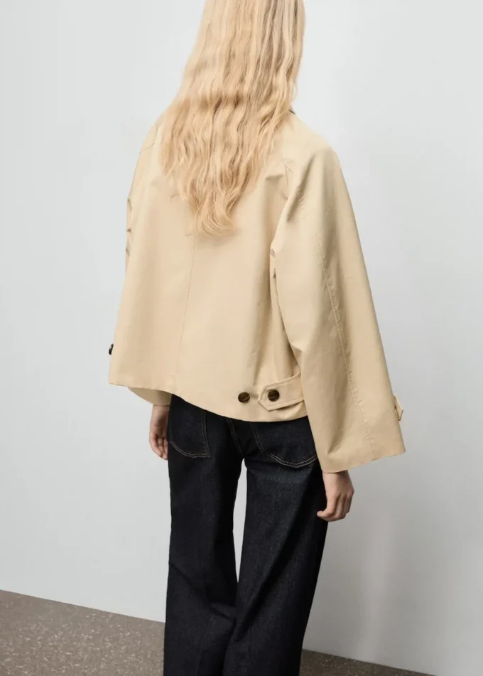 Kurzer Oversize-Trenchcoat mit Schulterklappen