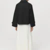 Kurzer Oversize-Trenchcoat mit Schulterklappen
