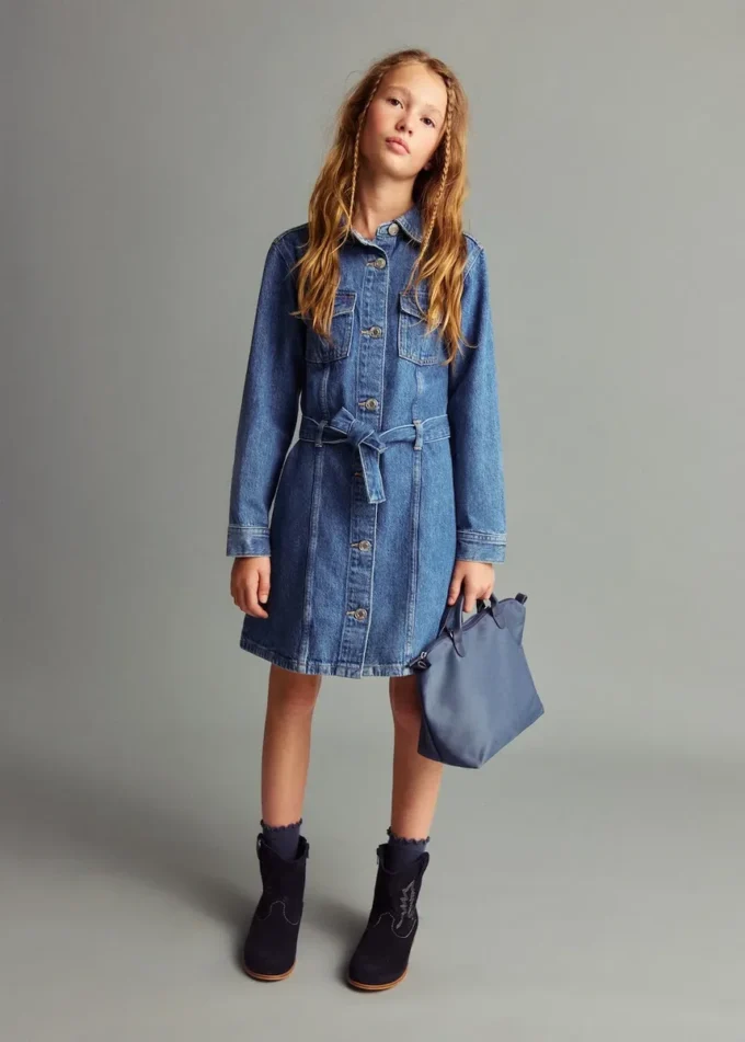 Kurzes Jeanskleid