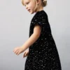 Kurzes Kleid mit Pailletten