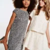 Kurzes Kleid mit Pailletten