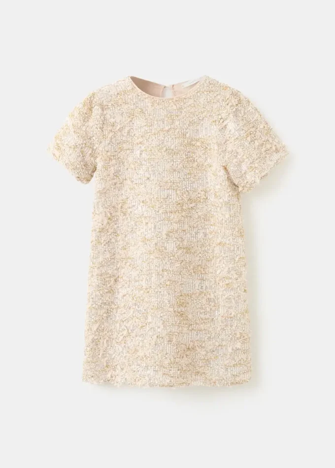 Kurzes Kleid mit Pailletten Kurzes Kleid mit Pailletten
