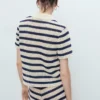 Kurzärmelige gestreifte Strickjacke Kurzärmelige gestreifte Strickjacke