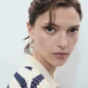 Kurzärmelige gestreifte Strickjacke Kurzärmelige gestreifte Strickjacke