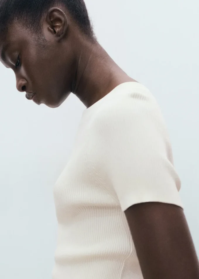Kurzärmeliger Pullover aus geripptem Strick