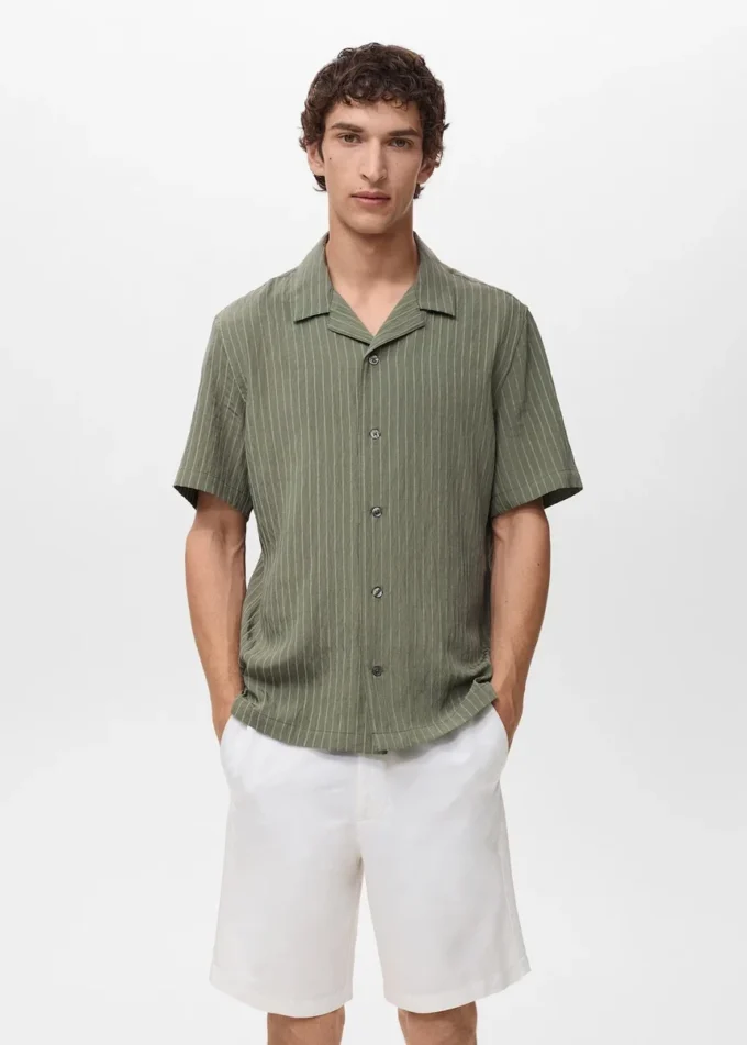 Kurzärmeliges gestreiftes Hemd Kurzärmeliges gestreiftes Hemd