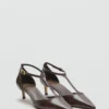 Lackleder-Schuhe mit Kitten-Absatz Lackleder-Schuhe mit Kitten-Absatz