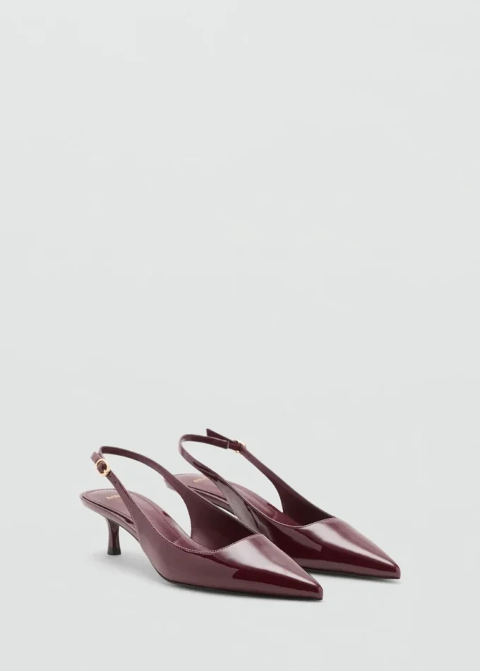 Lackleder-Schuhe mit Kitten-Absatz Lackleder-Schuhe mit Kitten-Absatz