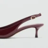 Lackleder-Schuhe mit Kitten-Absatz Lackleder-Schuhe mit Kitten-Absatz