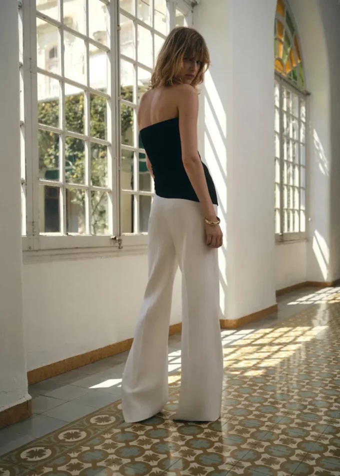 Lange ausgestellte Hose