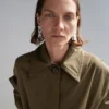 Langer Baumwoll-Trenchcoat mit verdeckten Knöpfen