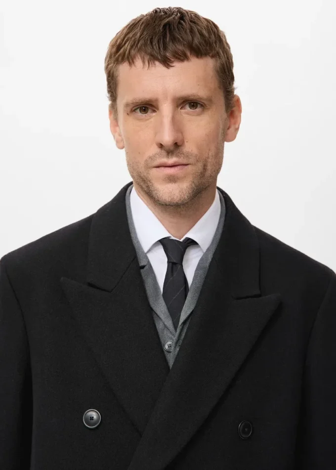 Langer doppelreihiger Wollmantel