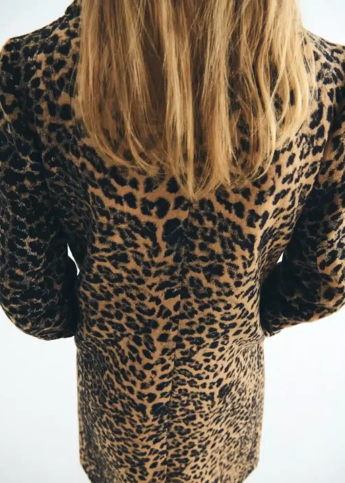 Langer Mantel mit Leopardenmuster