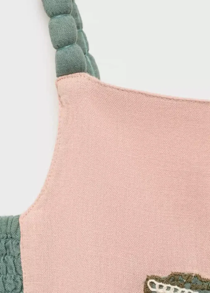 Langer Overall mit gestickten Details