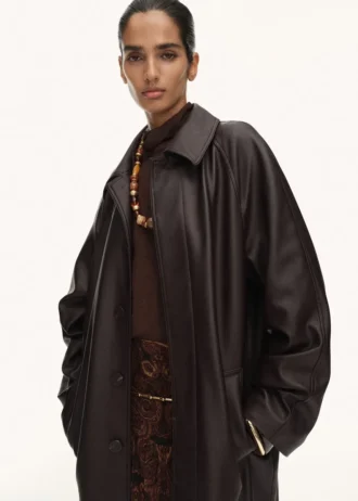 Langer Trenchcoat aus Kunstleder