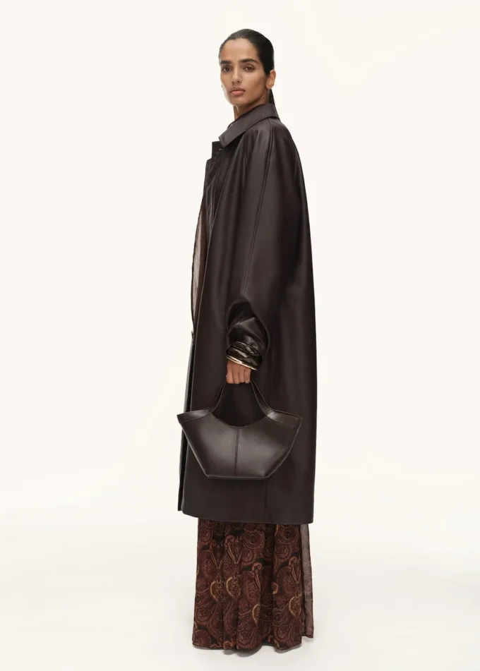 Langer Trenchcoat aus Kunstleder