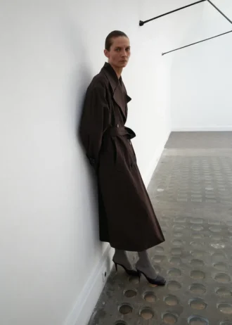Langer Trenchcoat aus Schurwolle
