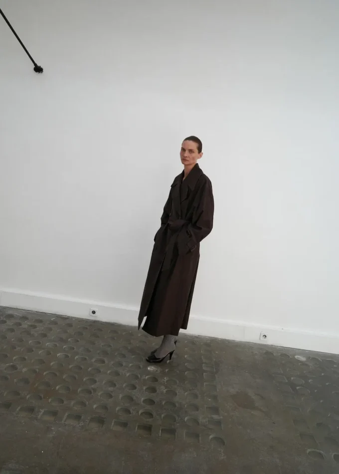 Langer Trenchcoat aus Schurwolle