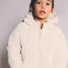 Langer, wattierter Anorak mit Kapuze Langer, wattierter Anorak mit Kapuze