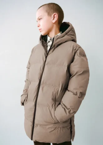 Langer, wattierter Anorak mit Kapuze Langer, wattierter Anorak mit Kapuze