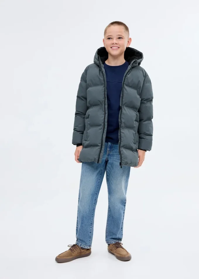 Langer, wattierter Anorak mit Kapuze Langer, wattierter Anorak mit Kapuze