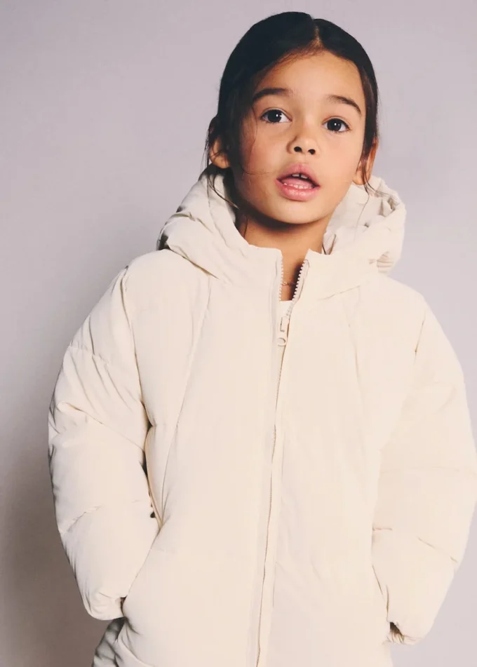 Langer, wattierter Anorak mit Kapuze Langer, wattierter Anorak mit Kapuze