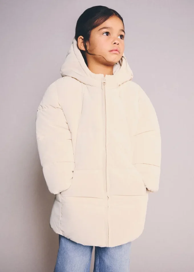 Langer, wattierter Anorak mit Kapuze Langer, wattierter Anorak mit Kapuze