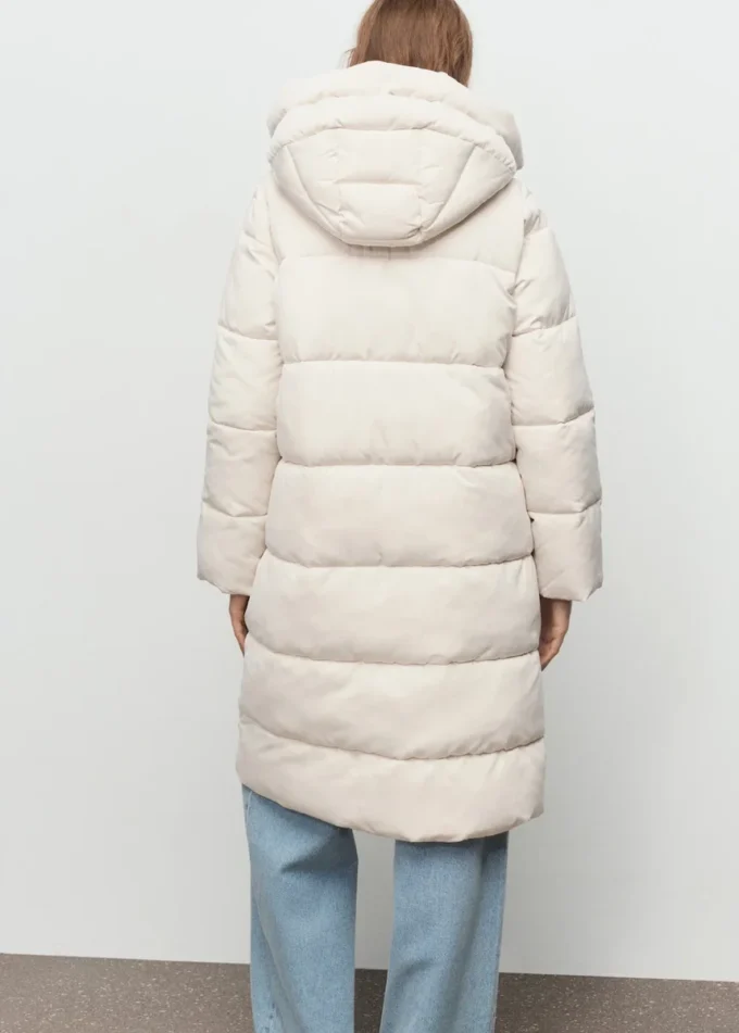 Langer, wattierter Anorak mit Kapuze Langer, wattierter Anorak mit Kapuze
