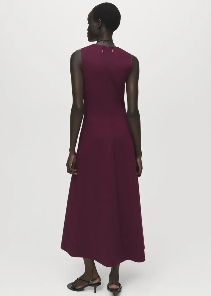 Langes ausgestelltes Kleid Langes ausgestelltes Kleid