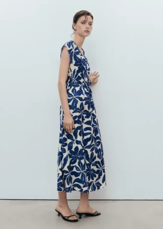 Langes bedrucktes Kleid