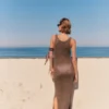 Langes Kleid aus Häkelstoff Langes Kleid aus Häkelstoff