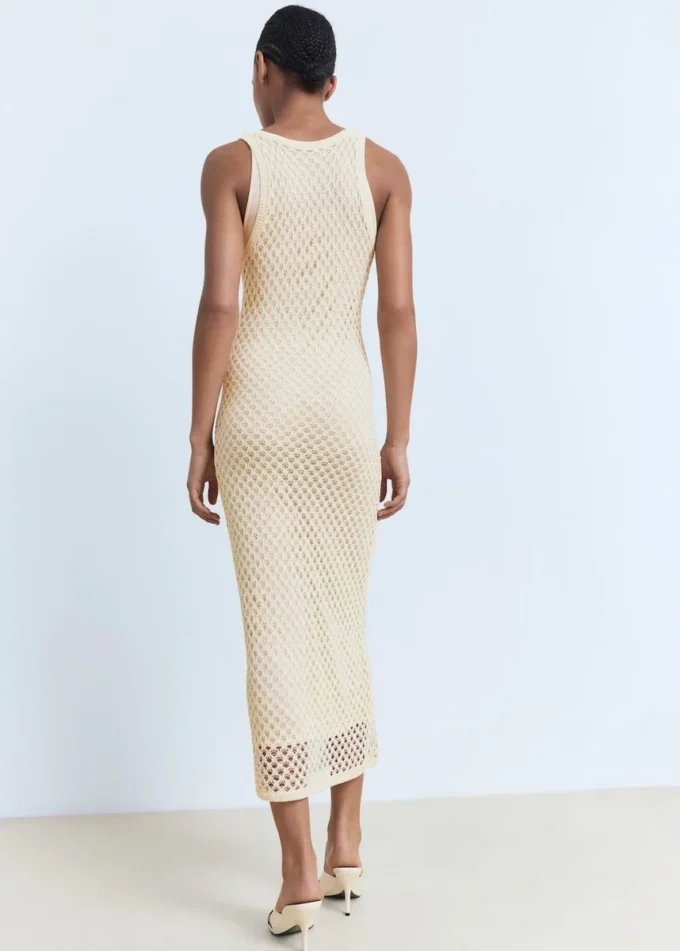Langes Kleid aus Häkelstoff Langes Kleid aus Häkelstoff