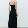 Langes Kleid mit Schleifenausschnitt Langes Kleid mit Schleifenausschnitt