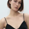 Langes Kleid mit Schleifenausschnitt Langes Kleid mit Schleifenausschnitt