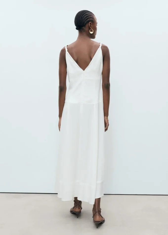 Langes Kleid mit V-Ausschnitt Langes Kleid mit V-Ausschnitt