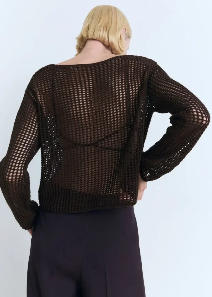 Langärmeliger Häkelpullover