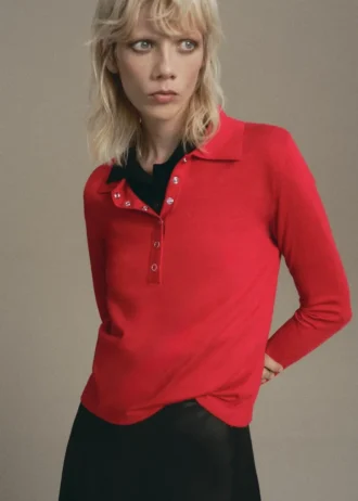 Langärmeliger Pullover mit Rollkragen Langärmeliger Pullover mit Rollkragen