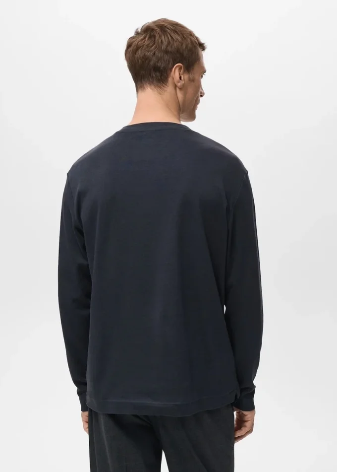 Langärmeliges T-Shirt in regulärer Passform Langärmeliges T-Shirt in regulärer Passform