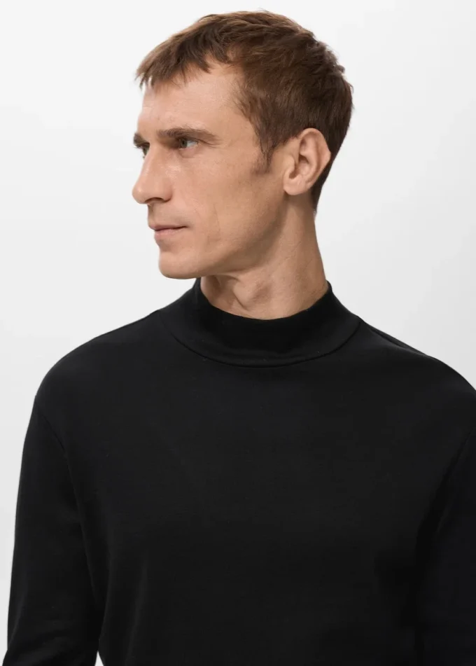 Langärmliges T-Shirt mit Rundhalsausschnitt Langärmliges T-Shirt mit Rundhalsausschnitt