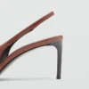 Leder-Absatzschuhe mit Ring Leder-Absatzschuhe mit Ring