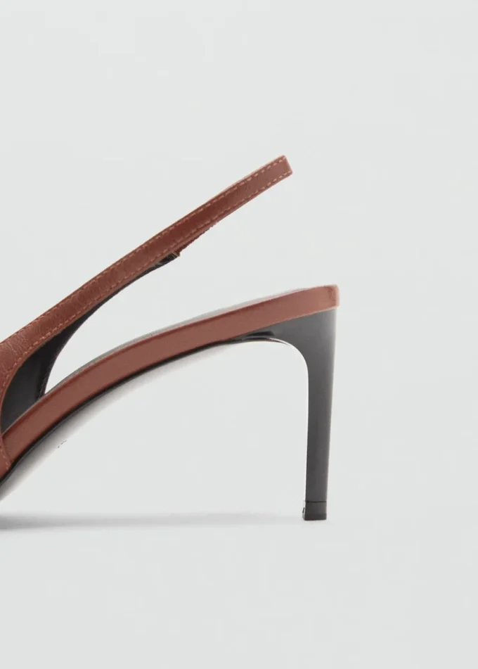 Leder-Absatzschuhe mit Ring Leder-Absatzschuhe mit Ring